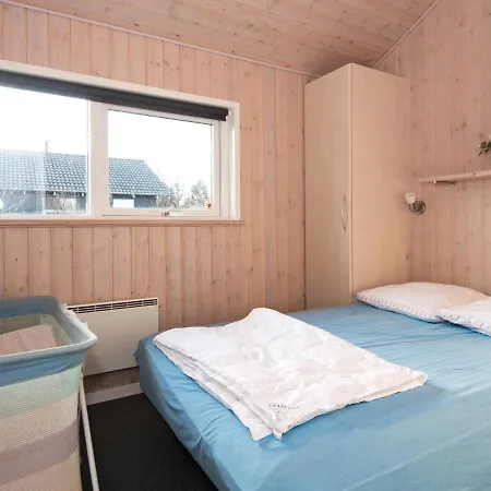 Five-bedroom Holiday In Glesborg 4 *