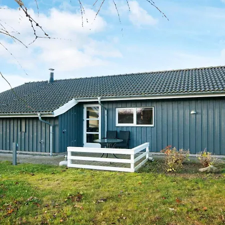 Five-bedroom Holiday In Glesborg 4 Fjellerup