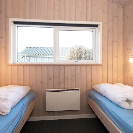 Dom wakacyjny Five-bedroom Holiday In Glesborg 4 Fjellerup