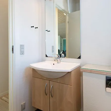 Dom wakacyjny Five-bedroom Holiday In Glesborg 4 Fjellerup