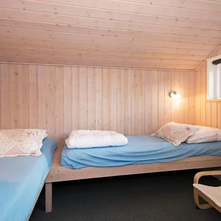 Five-bedroom Holiday In Glesborg 4 Fjellerup